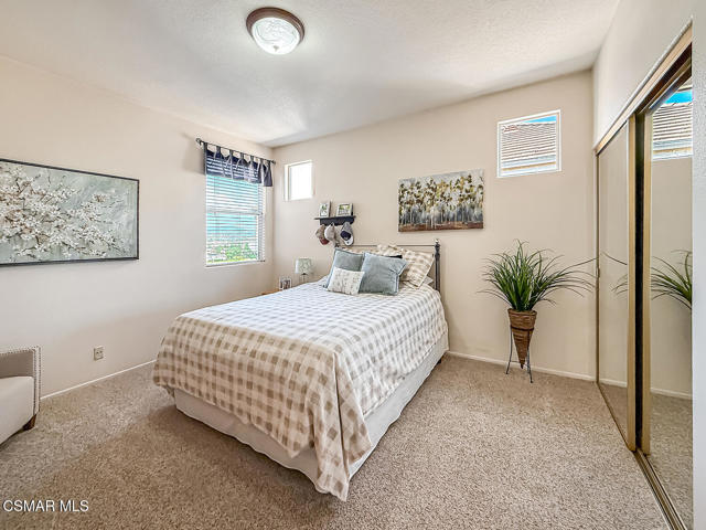 11535 Northdale Drive, Moorpark CA: https://media.crmls.org/mediaz/c740f707-a58d-4afb-8726-c3115ce387bb.jpg