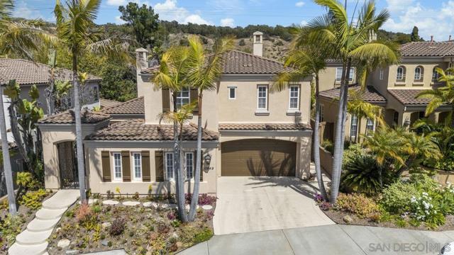 11649 Thistle Hill Pl, San Diego CA: https://media.crmls.org/mediaz/c7413f53-ad26-4a70-8a8e-7cf2f4ab2d4c.jpg