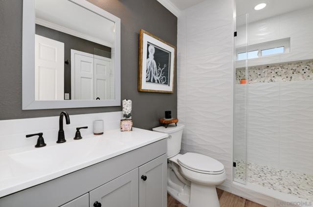 13555 Sagewood Dr, Poway CA: https://media.crmls.org/mediaz/c7414490-cfb0-462e-bac2-53489420f62b.jpg