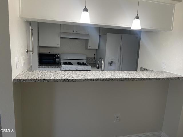 Detail Gallery Image 5 of 17 For 355 S Marengo Ave #305,  Pasadena,  CA 91101 - 2 Beds | 2 Baths