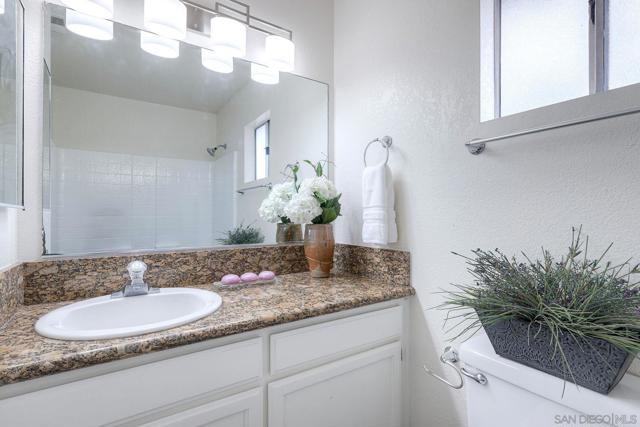 1415 17 Flag Ln, El Cajon CA: https://media.crmls.org/mediaz/c741b9b9-1f00-4318-aca0-23eb1f270397.jpg