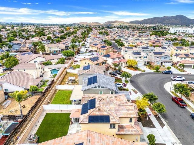 30499 Ridgely Way, Menifee CA: https://media.crmls.org/mediaz/c7420f16-c7d6-43f2-b10a-845fd6e38bfd.jpg