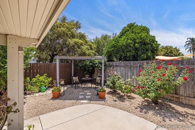 271 Gull Pl, El Cajon CA: https://media.crmls.org/mediaz/c742290d-91ef-4cfd-a624-c378b9206ad8.jpg