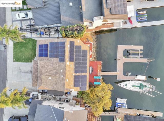 4930 Discovery Pt, Discovery Bay CA: https://media.crmls.org/mediaz/c7426194-e314-4c96-a06c-63db59dcfa70.jpg