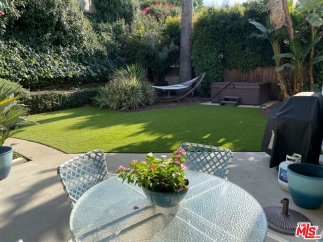 3709 Stone Canyon Avenue, Sherman Oaks CA: https://media.crmls.org/mediaz/c742e0b3-7897-4707-a8a1-6f6051d1c31f.jpg