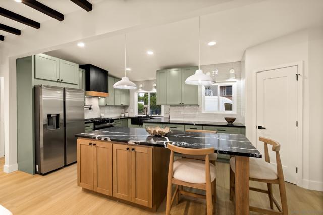 5061 Onstad St, San Diego CA: https://media.crmls.org/mediaz/c7431d47-6a9b-4d24-b5ab-f3d1f79efce2.jpg