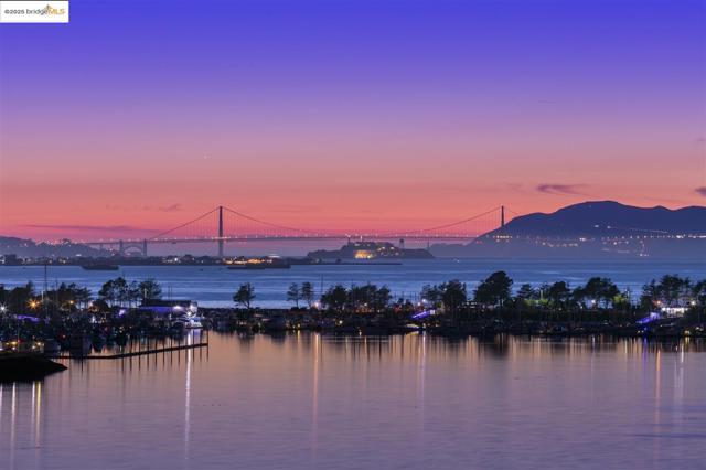 2 Commodore DR, Emeryville CA: https://media.crmls.org/mediaz/c7432e3d-27d2-4b0d-b2a9-adbf06291bac.jpg