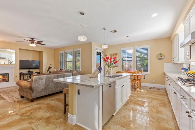 891 Antilla Way, San Marcos CA: https://media.crmls.org/mediaz/c74398a7-56d1-4da7-b6e1-0e01ee997503.jpg