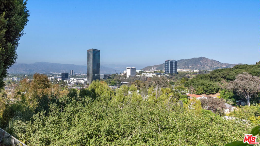 10900 Terryview DriveStudio City img 4