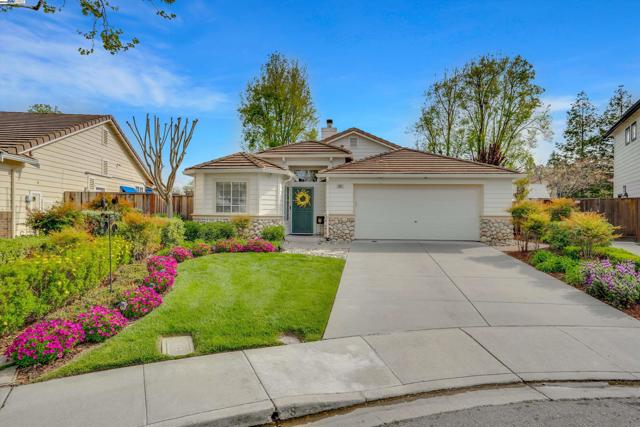 631 Splitrail Ct, Livermore CA: https://media.crmls.org/mediaz/c744dd65-c2e5-44d0-89b9-35ad5db500e7.jpg