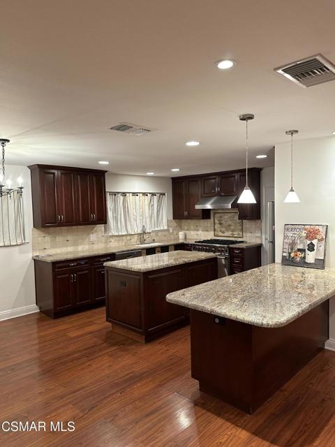 5808 Greenview Road, Calabasas CA: https://media.crmls.org/mediaz/c7452348-4a72-43be-8fb8-45efca0dd1a7.jpg