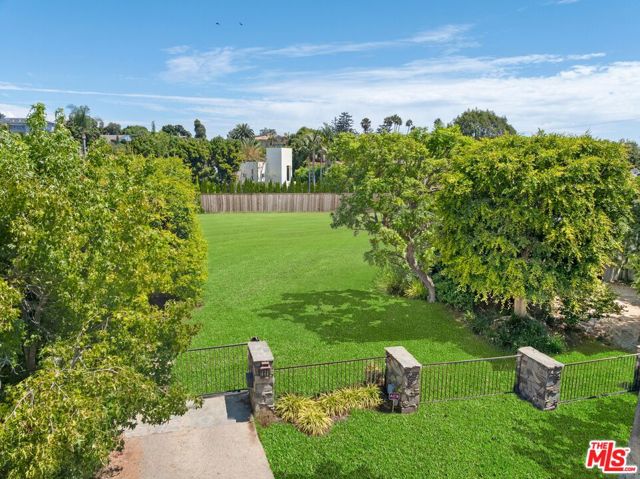 184 S Rockingham Avenue, Los Angeles CA: https://media.crmls.org/mediaz/c7453bdd-853c-4955-9704-dc5e0ae605fb.jpg