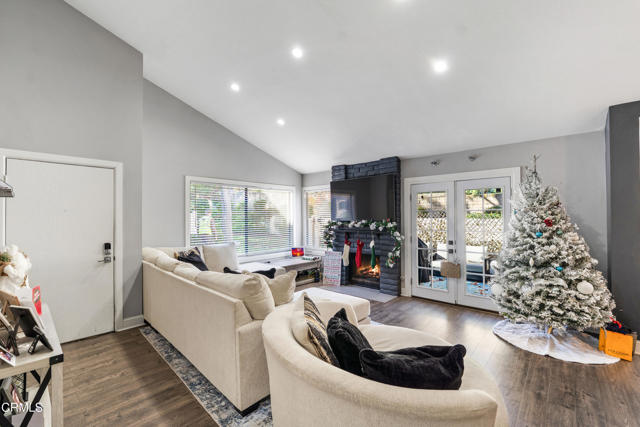 Detail Gallery Image 6 of 23 For 1103 Catlin St #B,  Simi Valley,  CA 93065 - 2 Beds | 2 Baths