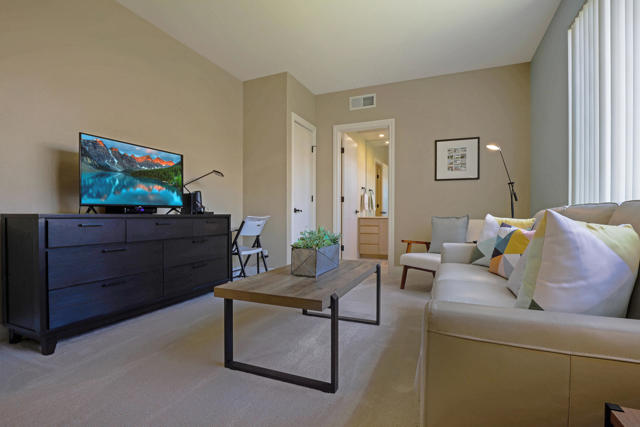 425 Desert Holly Drive, Palm Desert CA: https://media.crmls.org/mediaz/c745d87d-6940-4e3a-9a66-fd9895d64d86.jpg