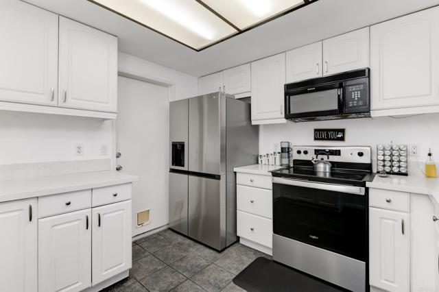 Detail Gallery Image 7 of 27 For 1170 via Loma Vista, El Cajon,  CA 92019 - 2 Beds | 2/1 Baths