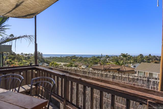 1007 Genie Ln, Cardiff by the Sea CA: https://media.crmls.org/mediaz/c747415d-e6cc-40ce-a1df-a09a7add88c1.jpg