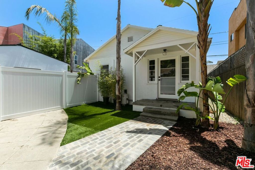 1034 Bay #B