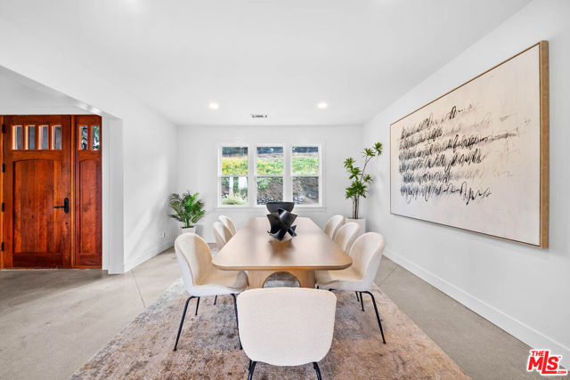 32070 Via Vera, Bonsall CA: https://media.crmls.org/mediaz/c747ace7-8d0f-4f3e-a31f-61e594908e15.jpg