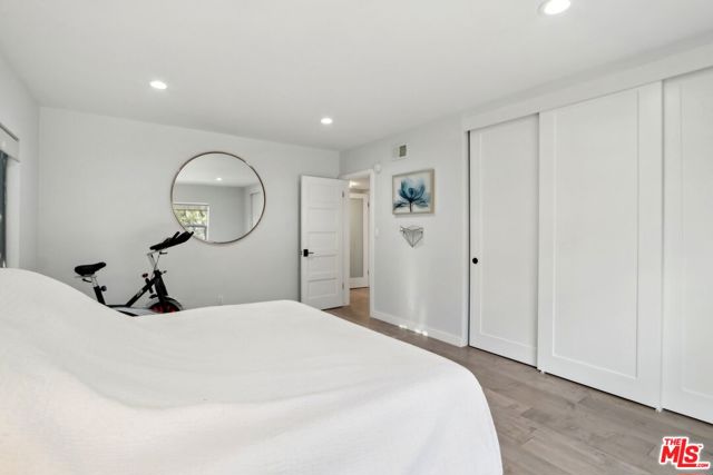 15539 Hamner Drive, Los Angeles CA: https://media.crmls.org/mediaz/c7486ef7-926d-43e6-bd70-edc6e5a5b8ad.jpg