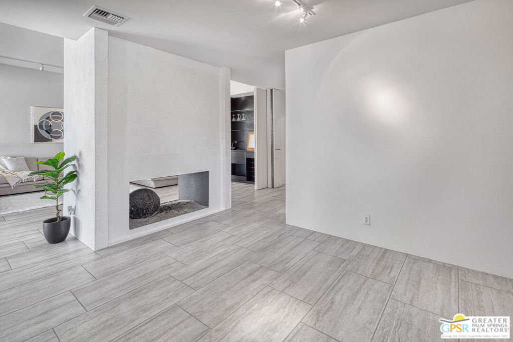 MLS #25583615PS image #6