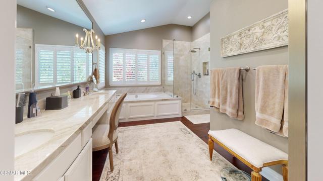 2343 Solway Court, Thousand Oaks CA: https://media.crmls.org/mediaz/c74aecc6-ebed-4976-b4f2-d1a88c9b7fa5.jpg