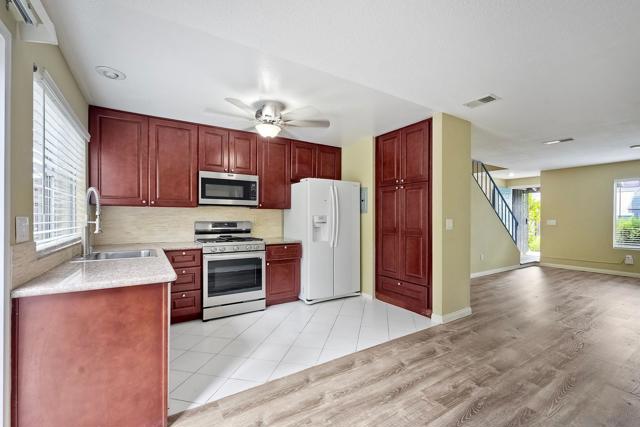 3436 Thunder Dr, Oceanside CA: https://media.crmls.org/mediaz/c74b2c44-70ed-48a4-b4ec-ddf9ef936848.jpg