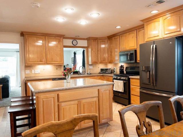 1626 S Boulder Ave, Ontario CA: https://media.crmls.org/mediaz/c74b74d9-0a42-4133-ab0f-c8298e17cd66.jpg