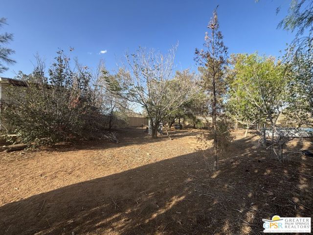 62922 La Brisa Drive, Joshua Tree CA: https://media.crmls.org/mediaz/c74b9e34-cec8-48f1-9c1f-330b6514d2af.jpg