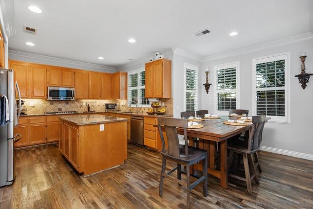 380 Avenida La Cuesta, San Marcos CA: https://media.crmls.org/mediaz/c74c9484-0ed0-4d60-997a-fc4dffd8f3bf.jpg