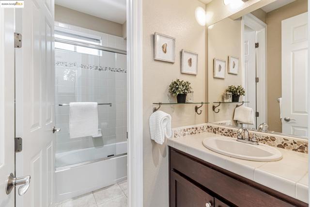 104 Seacliff Court, Richmond CA: https://media.crmls.org/mediaz/c74cd769-e807-46cd-a24c-32936abf90bc.jpg