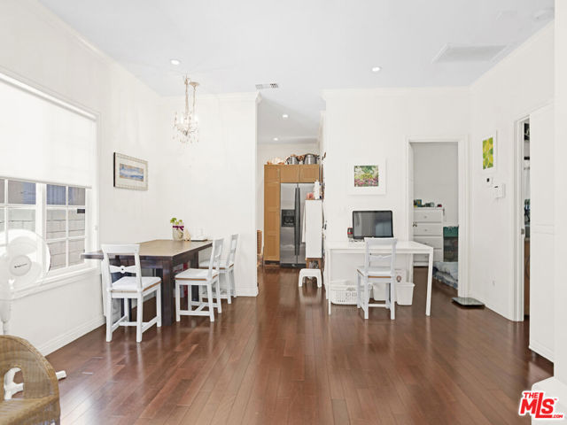 3148 W 11th Street, Los Angeles CA: https://media.crmls.org/mediaz/c74ce797-724d-4e0d-812e-cd7fe784cc5e.jpg