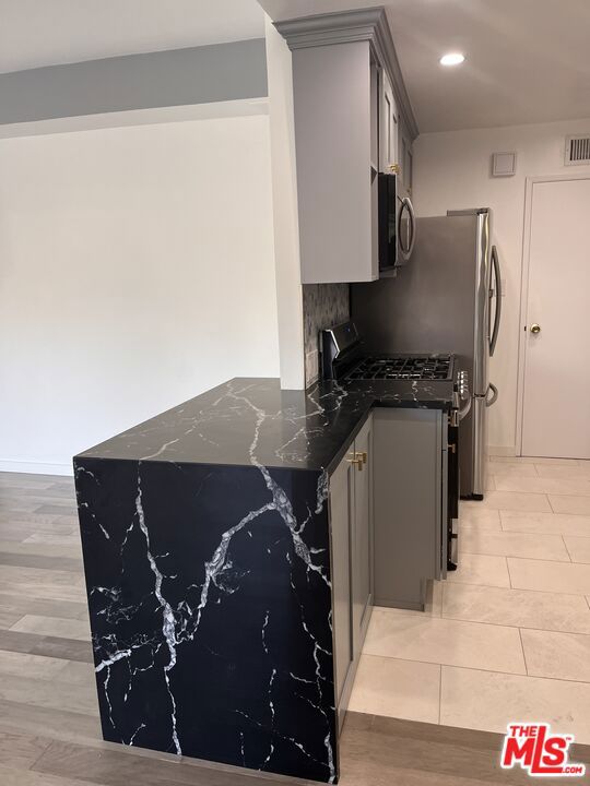 10787 Wilshire Boulevard, Los Angeles CA: https://media.crmls.org/mediaz/c74d21ed-7fff-4d4f-bfbd-713240564350.jpg