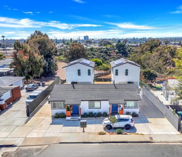 2868 Preece St, San Diego CA: https://media.crmls.org/mediaz/c74d240f-fb1f-46a2-abee-26596216fb97.jpg