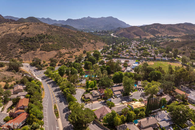 1666 Berwick Place, Westlake Village CA: https://media.crmls.org/mediaz/c74da945-e540-45d9-8c1a-97c85e3e259a.jpg