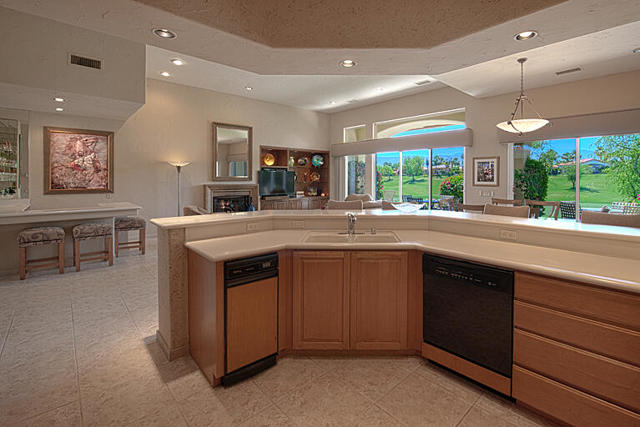 379 Tomahawk Drive, Palm Desert CA: https://media.crmls.org/mediaz/c74f13be-ead0-4829-a5d5-a99283d66dd3.jpg