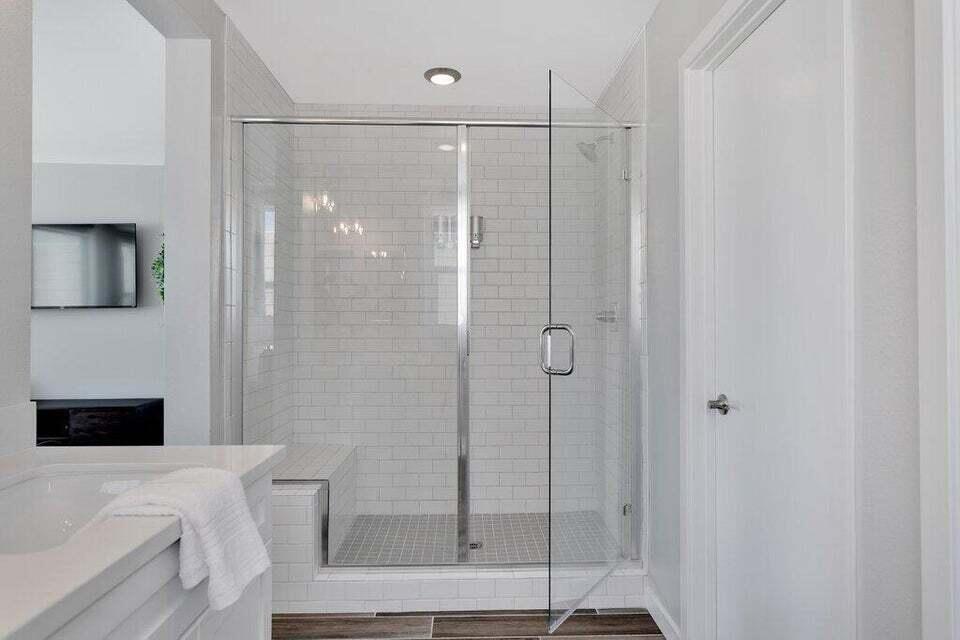 https://media.crmls.org/mediaz/c74f1da0-72b2-42fd-89fe-262764a95356.jpg?preset=X-Large