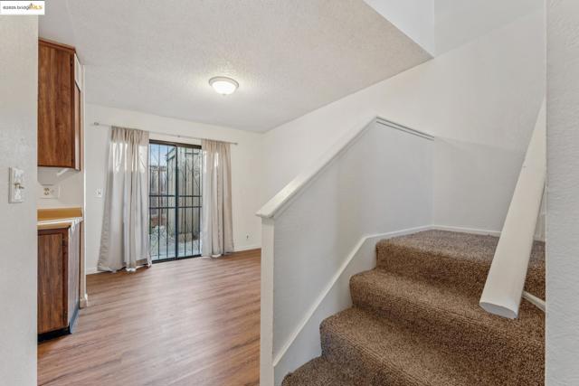 9663 Elmview, Oakland CA: https://media.crmls.org/mediaz/c74fdfea-4f22-4800-95fe-b969c6c758fd.jpg