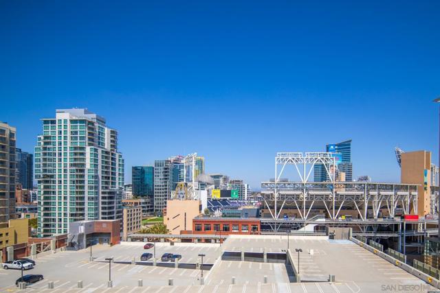 207 5Th Ave, San Diego CA: https://media.crmls.org/mediaz/c7513bc4-d168-4bc9-b806-7dad5f978692.jpg