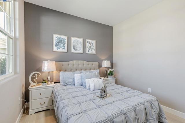 113 Silver Bell Way, Oakley CA: https://media.crmls.org/mediaz/c7523437-e655-465a-83d0-2499450651e1.jpg