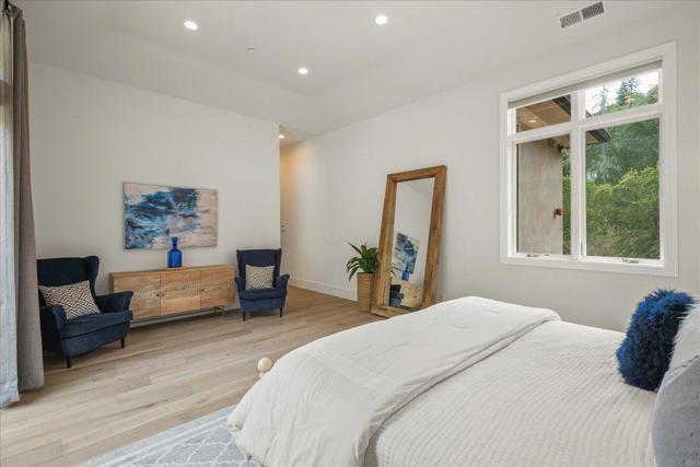 17435 Phillips Avenue, Los Gatos CA: https://media.crmls.org/mediaz/c752508d-819f-41b3-96f6-74b67840209c.jpg