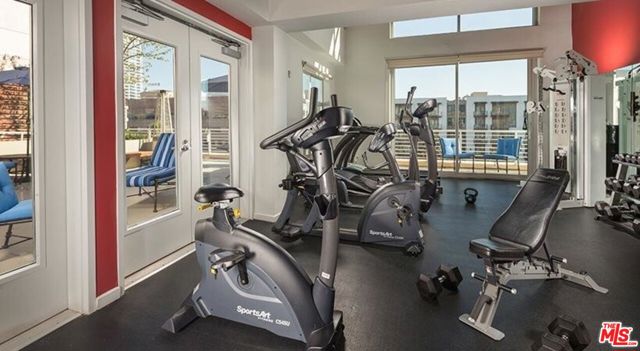 1000 S Hope Street, Los Angeles CA: https://media.crmls.org/mediaz/c752b147-576e-46b0-a946-ac3def05fdcc.jpg