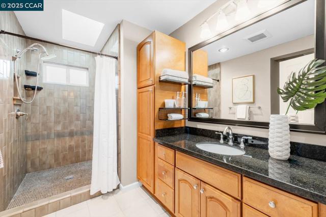 708 Pomona Ave, El Cerrito CA: https://media.crmls.org/mediaz/c752d638-84dd-44d0-a7cb-2c1370465483.jpg