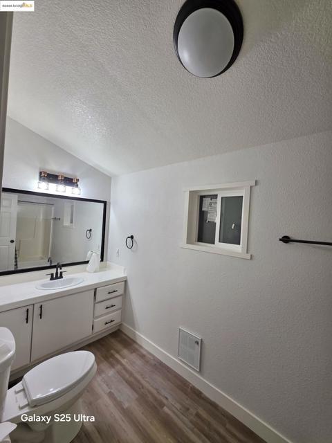 343 Alcott Ct, Bethel Island CA: https://media.crmls.org/mediaz/c75362ee-1d40-4387-923e-1cb8d17a25e0.jpg