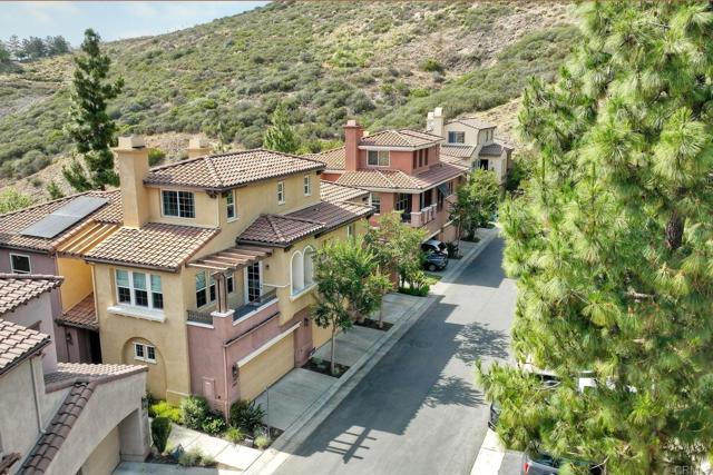 1367 Sky Ridge, San Marcos CA: https://media.crmls.org/mediaz/c7538983-644e-40b8-b473-3f095a4e0cff.jpg