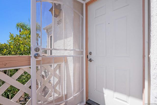 9342 Twin Trails Drive, San Diego CA: https://media.crmls.org/mediaz/c7539548-a62d-4210-8ade-dc8e86e9dc45.jpg