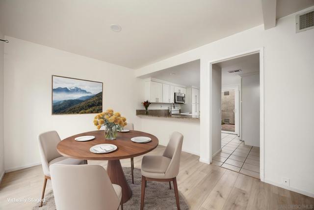 140 E El Norte Pkwy, Escondido CA: https://media.crmls.org/mediaz/c7543e11-236b-4c82-9872-b58acab139ef.jpg