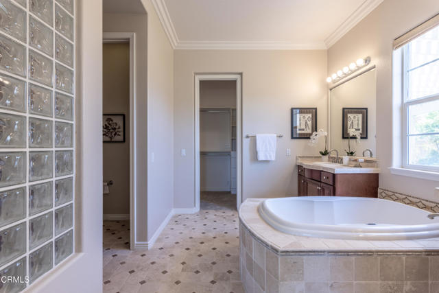 219 Via Rebecca, Thousand Oaks CA: https://media.crmls.org/mediaz/c754aba2-308b-4573-a997-4e42410396f2.jpg