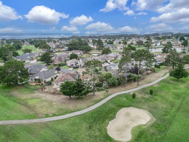483 Winged Foot Road, Half Moon Bay CA: https://media.crmls.org/mediaz/c754e415-e231-4245-a64e-ddf0f95fe318.jpg