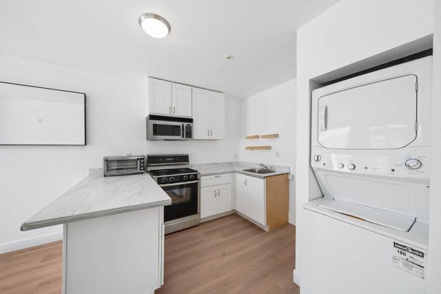 562 Lindsay Street, El Cajon CA: https://media.crmls.org/mediaz/c754f81c-7008-4954-8da4-2f17ff55402f.jpg