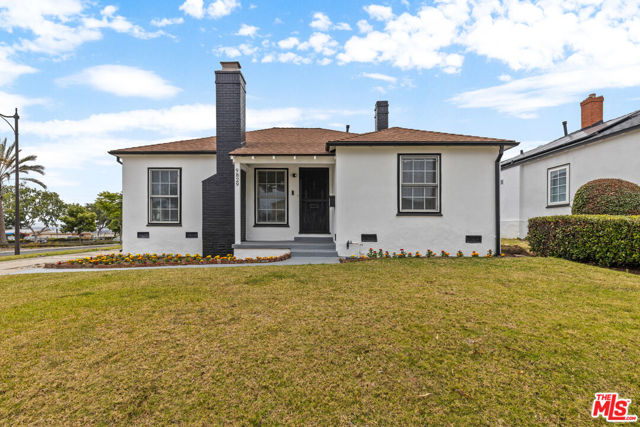9829 S 7th Avenue, Inglewood CA: https://media.crmls.org/mediaz/c755d6fa-572f-4c61-ae16-10dbf5c9cf05.jpg